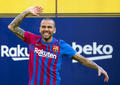 Alves farinn frá Barcelona (Staðfest)